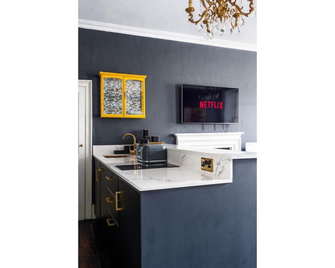 Bennett'S Lodgings A Luxurious 2 Bed Apartment Бат Экстерьер фото